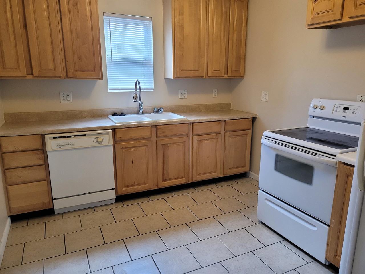 317 E Mill St #2 - Photo 3 of 16