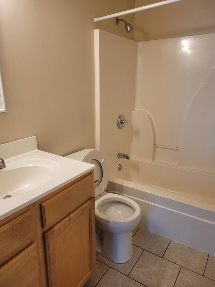 317 E Mill St #2 - Photo 4 of 16