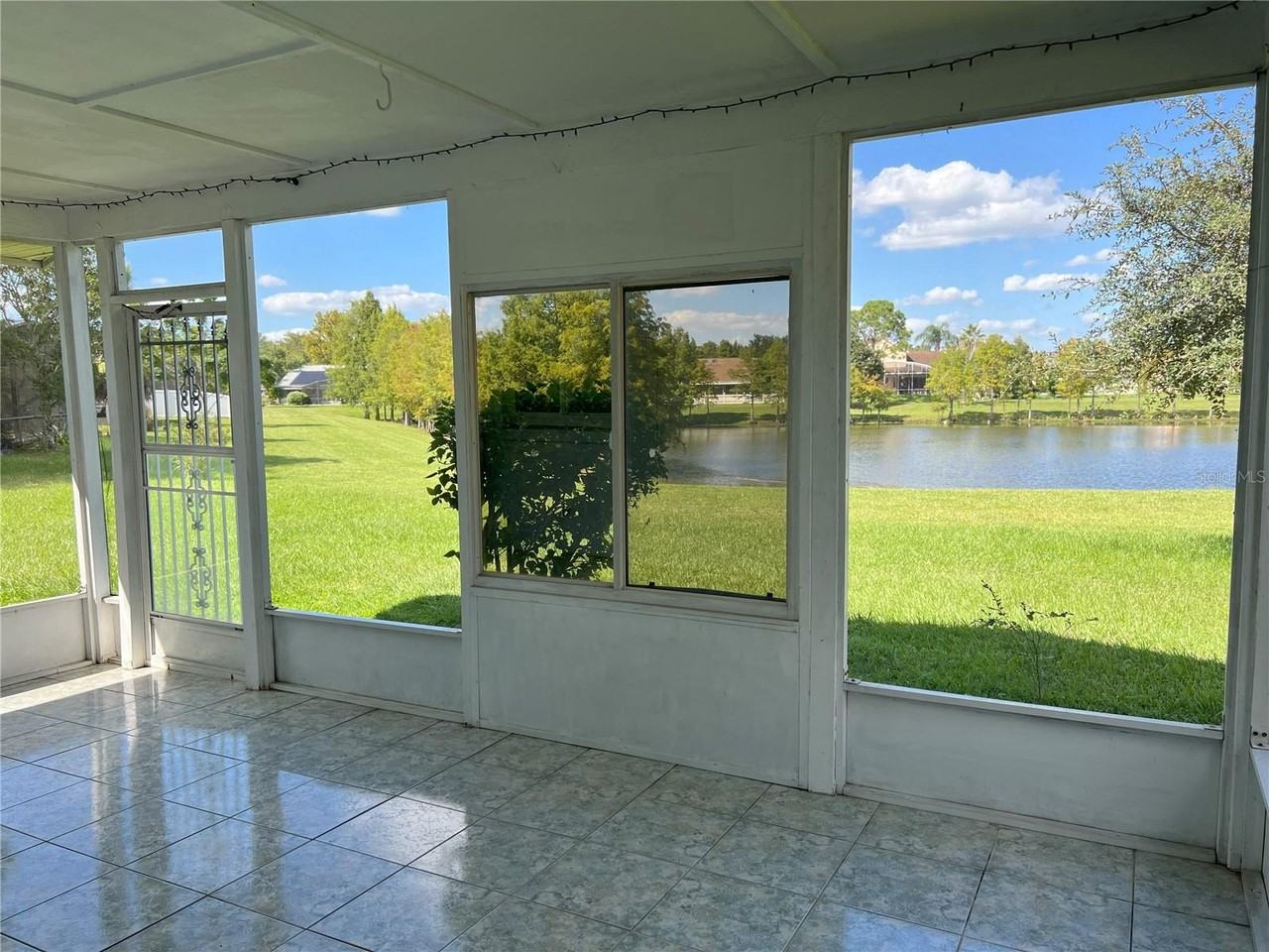 12736 Newfield Dr - Photo 3 of 50