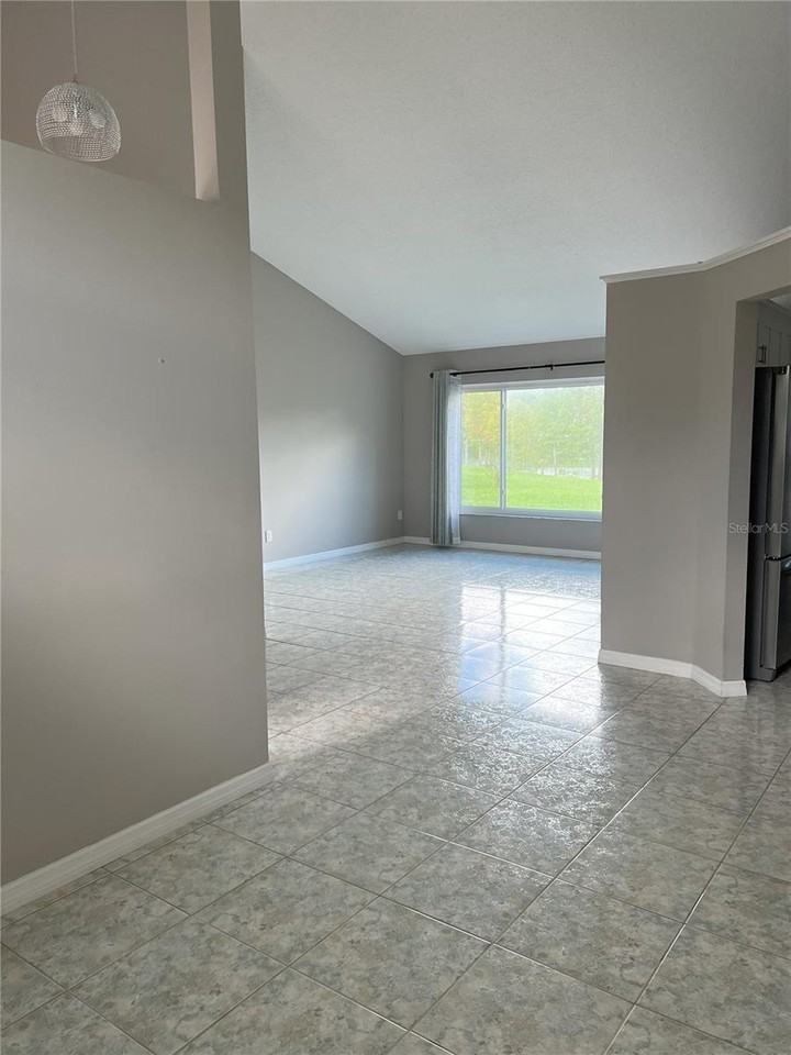 12736 Newfield Dr - Photo 5 of 50