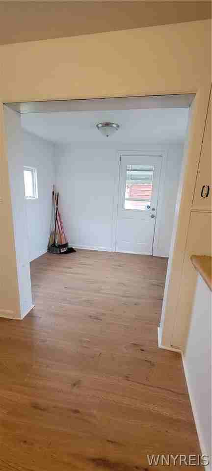 3563 Sherwood Ave - Photo 7 of 18