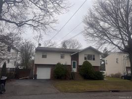 featured image of 313 Oak Neck Rd