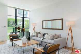 825 N Kings Rd - Photo 1 of 1