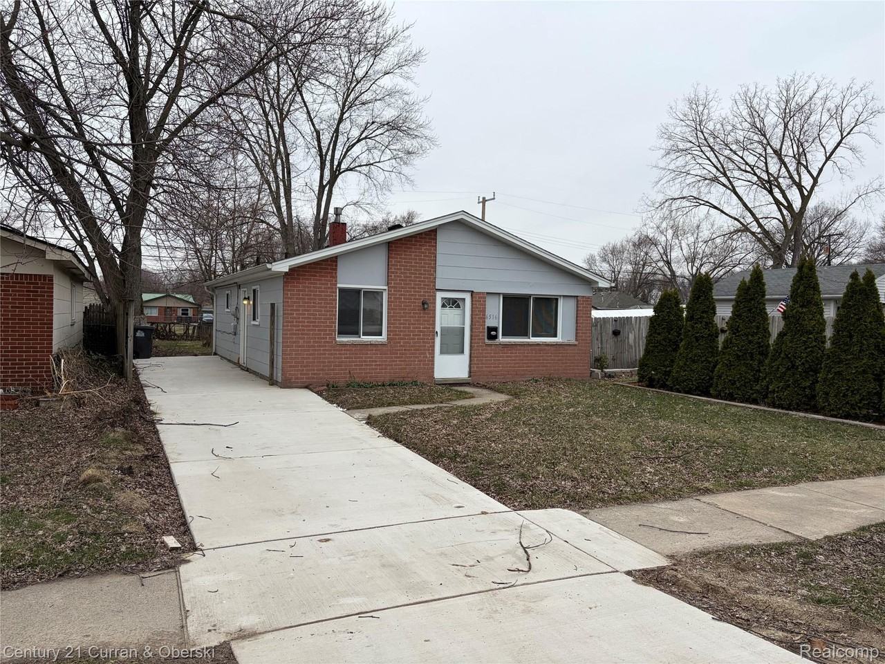 6516 Oak St - Photo 2 of 22