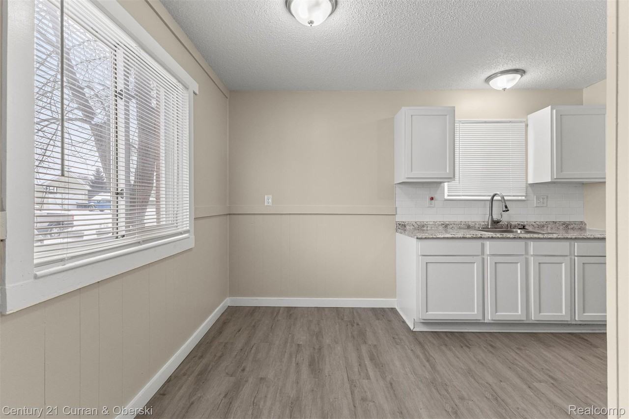 6516 Oak St - Photo 6 of 22