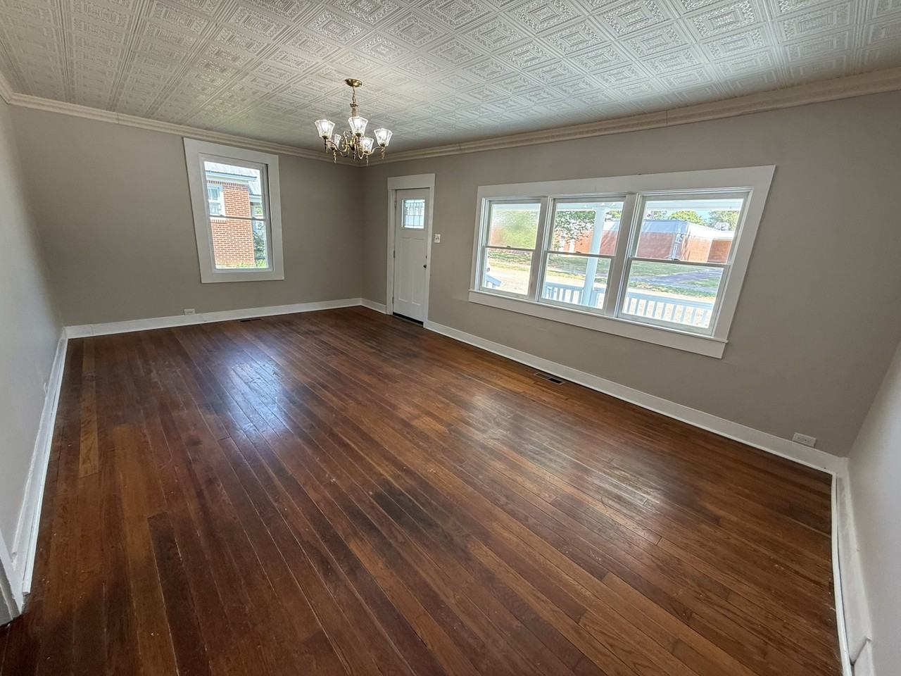 25 Woodrow Ave #25 - Photo 2 of 28