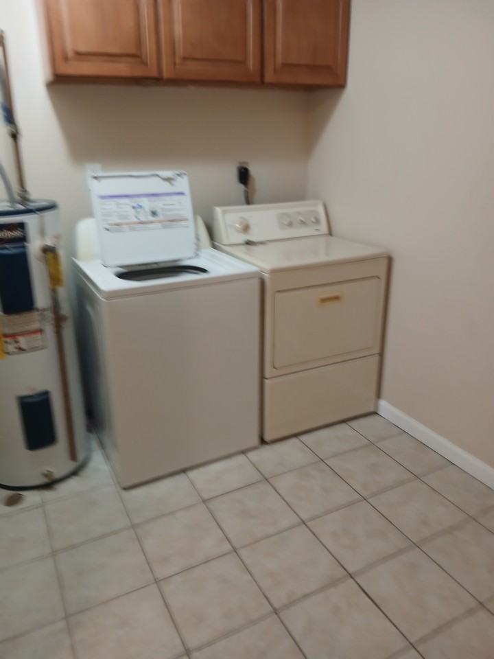 510 S Poplar St Apt 3 #3 - Photo 3 of 17