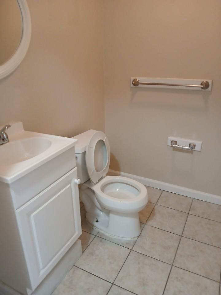 510 S Poplar St Apt 3 #3 - Photo 4 of 17