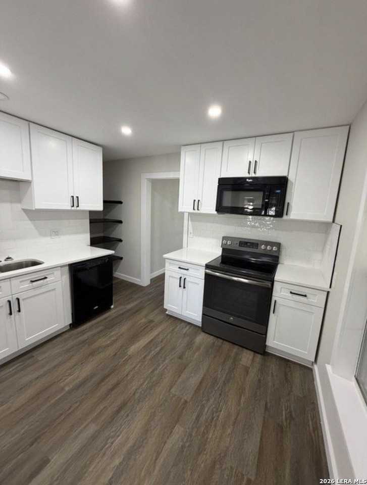 607 Brunswick Blvd - Photo 3 of 17