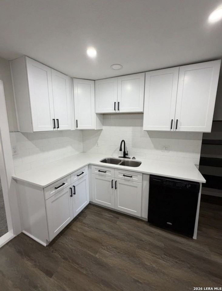 607 Brunswick Blvd - Photo 4 of 17