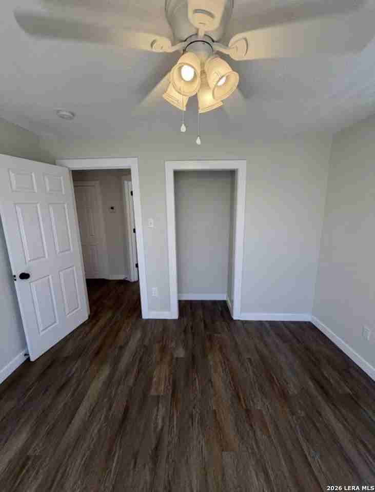 607 Brunswick Blvd - Photo 7 of 17