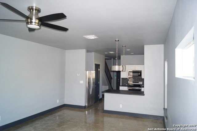 1819 N Hackberry St Unit 101 - Photo 4 of 17