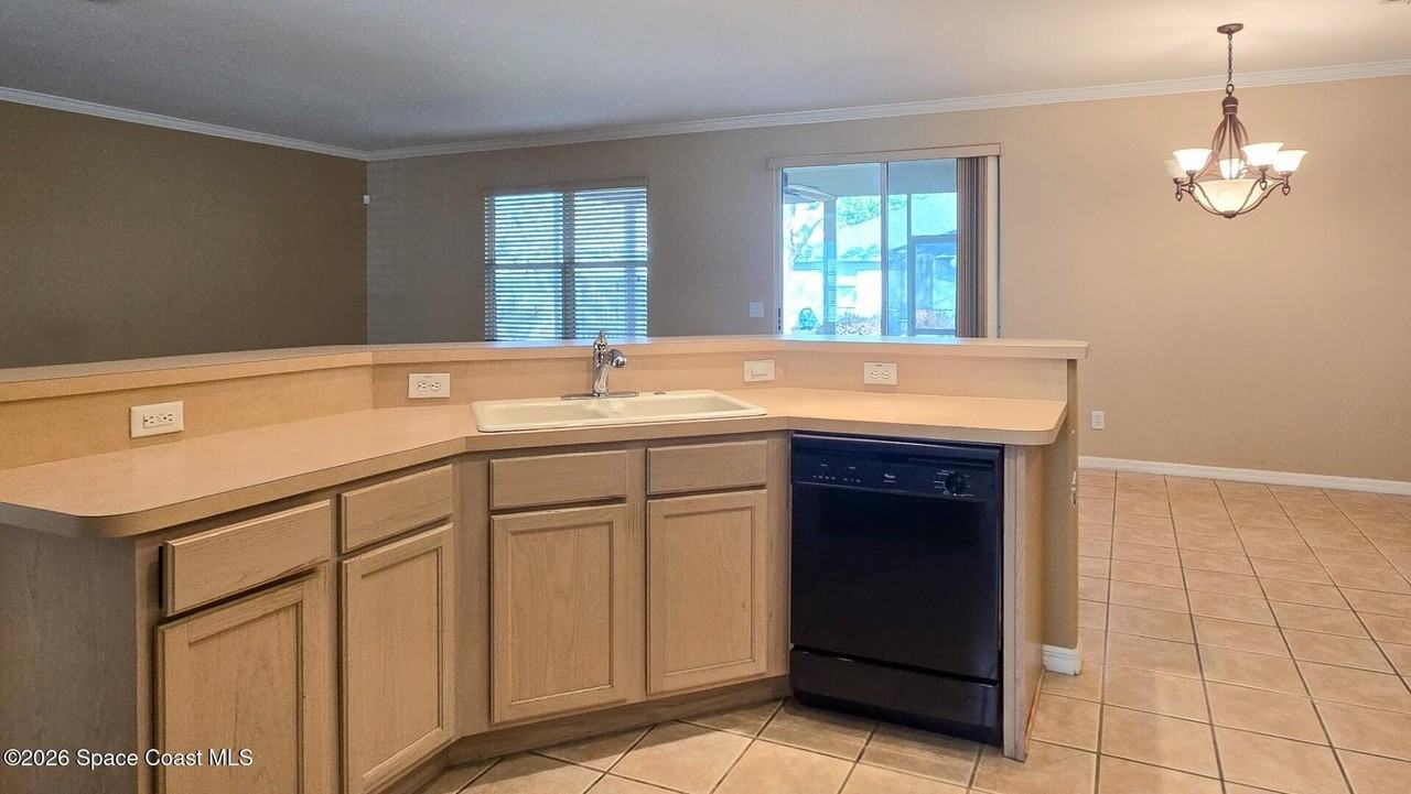 1831 Barrington Cir - Photo 7 of 28