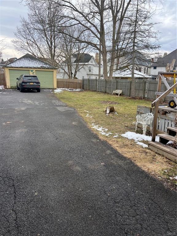 100 Clinton Pl - Photo 3 of 27