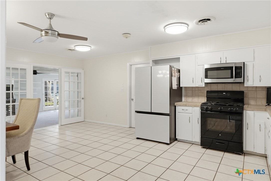 803 Hybiscus Ln - Photo 2 of 16