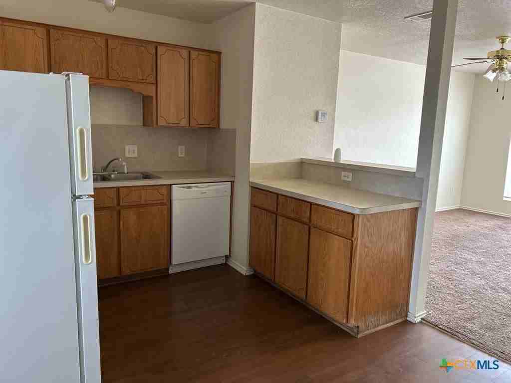 2709 Vernice Loop Apt B - Photo 6 of 15
