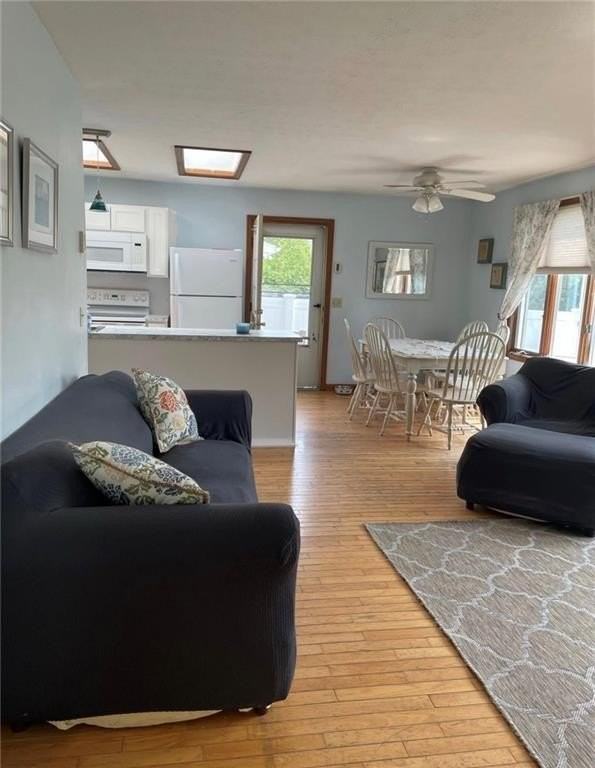 56 Sand Hill Cove Rd - Photo 3 of 14