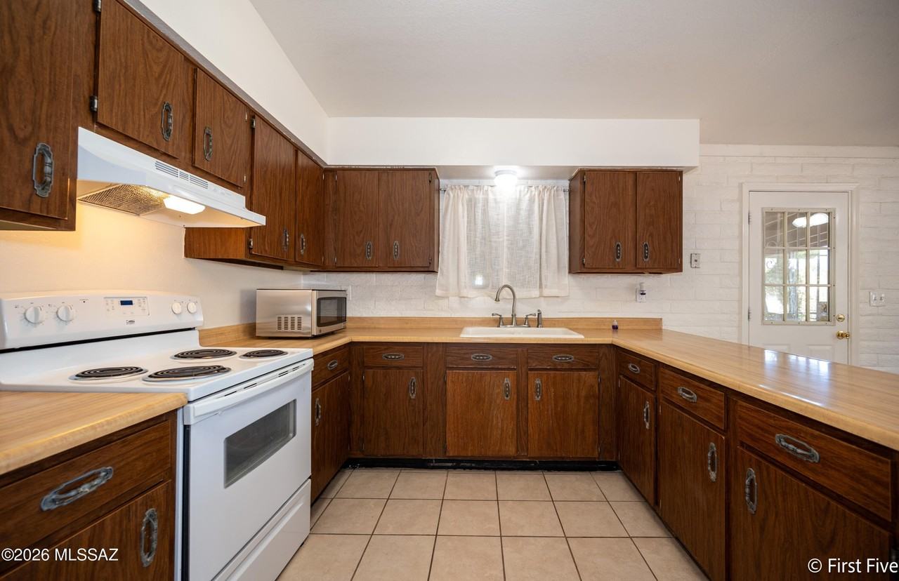 802 E Graybill Dr Unit 1 - Photo 5 of 24