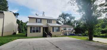 featured image of 836 W Georgia St #B