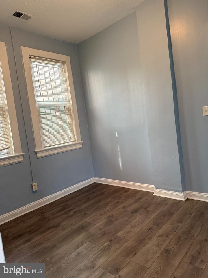 1821 N Capitol St Ne Apt 2 - Photo 3 of 6