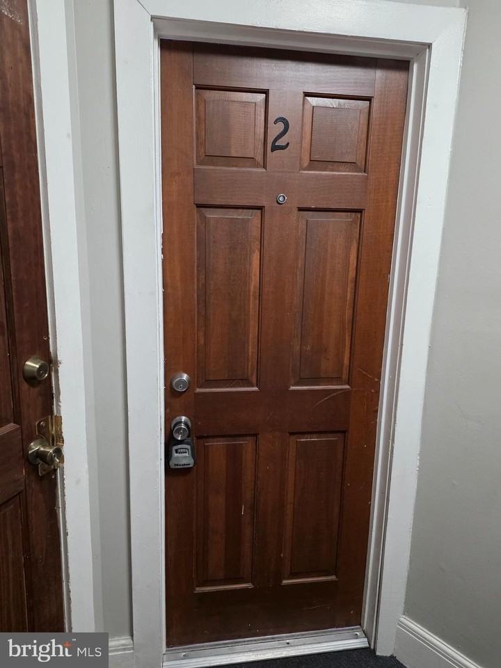 604 W 20th St Apt 2 - Photo 4 of 11