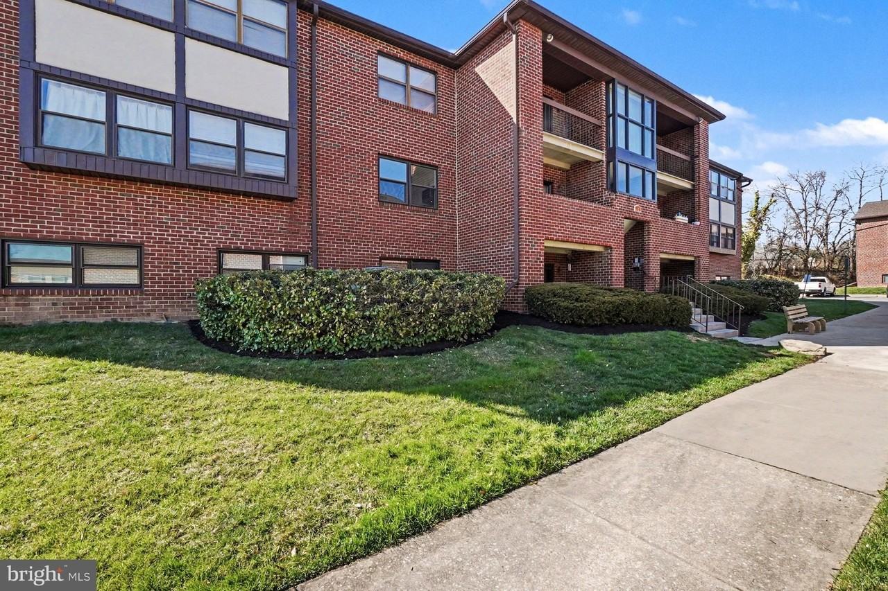 4 Juliet Ln Apt 103 - Photo 3 of 25