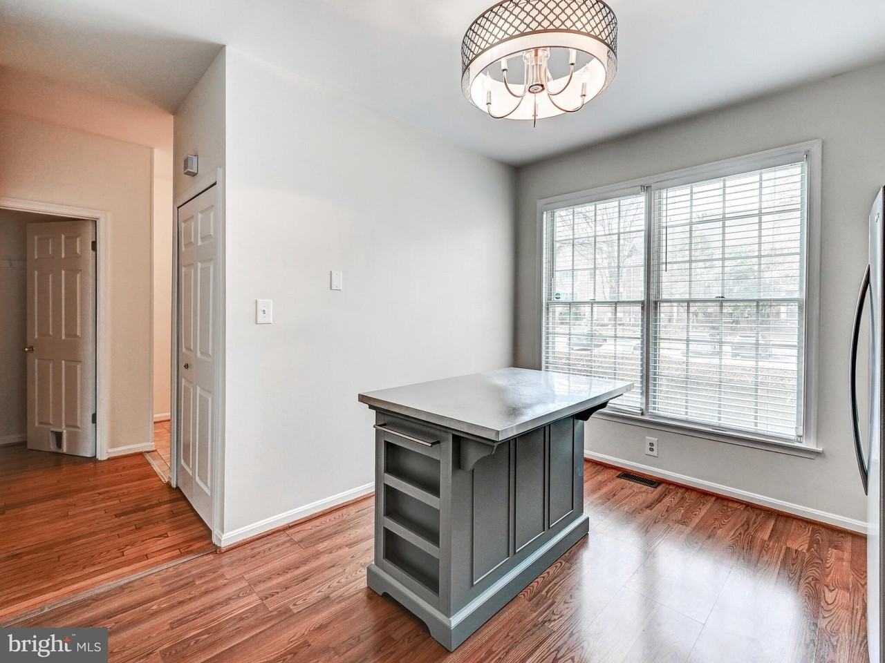 29 Tenby Ct - Photo 6 of 25