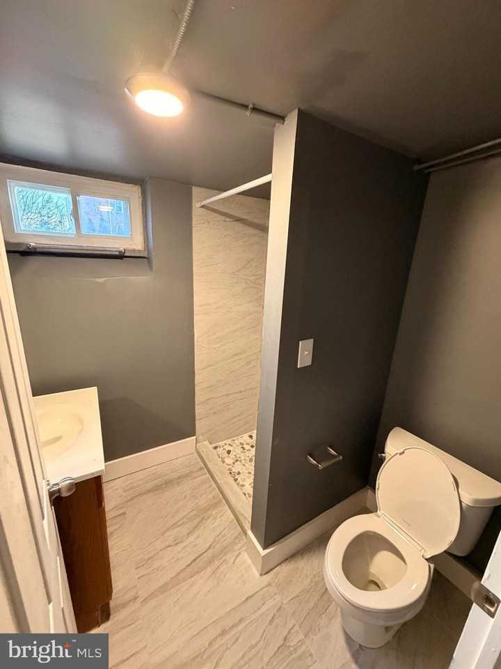 338 Magnolia Ter - Photo 3 of 12