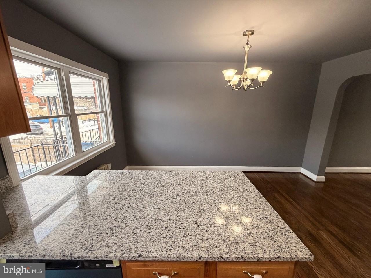 338 Magnolia Ter - Photo 5 of 12