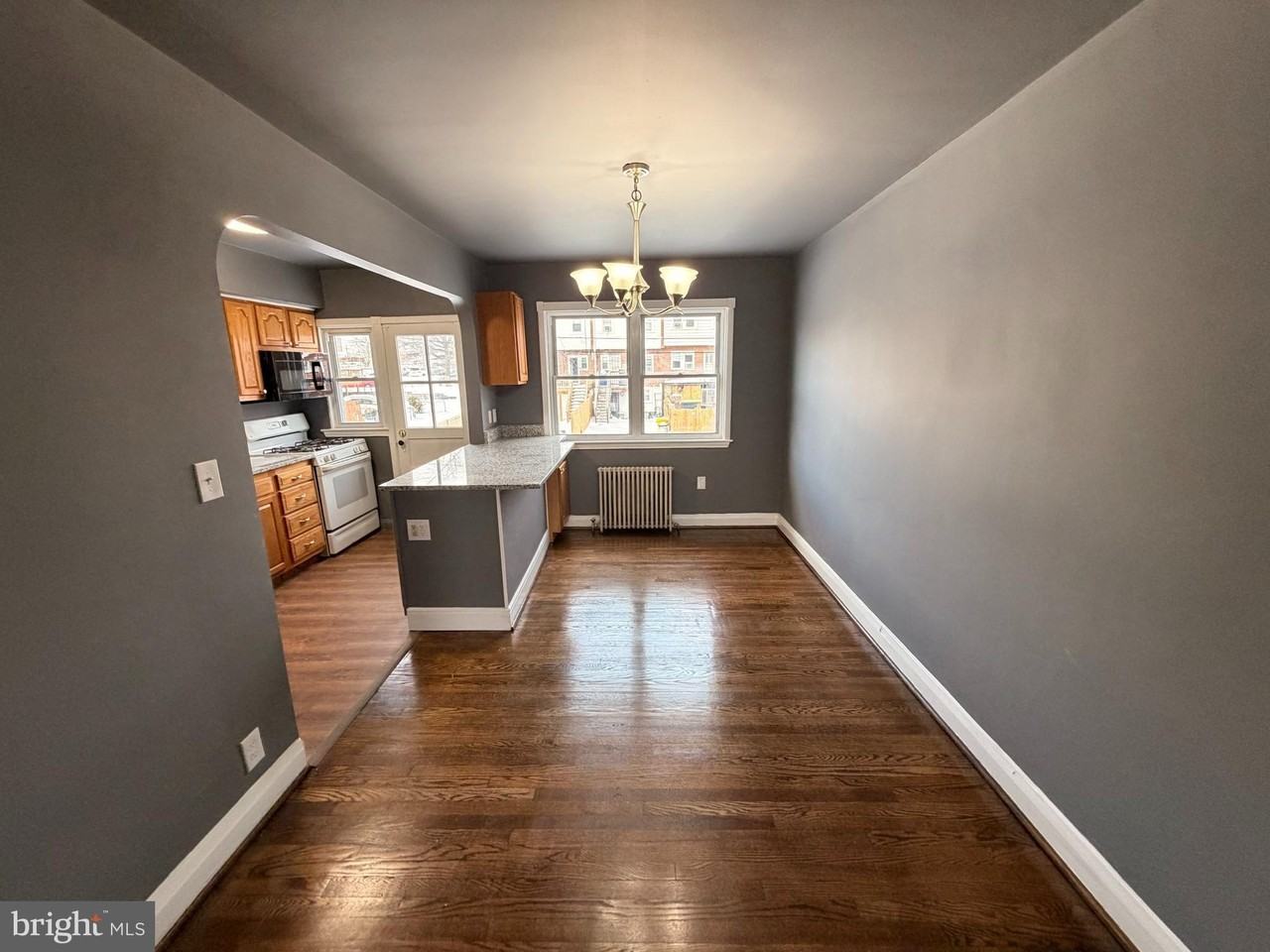 338 Magnolia Ter - Photo 6 of 12