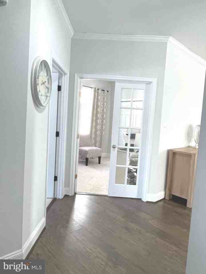 915 Hickory Cir - Photo 3 of 50