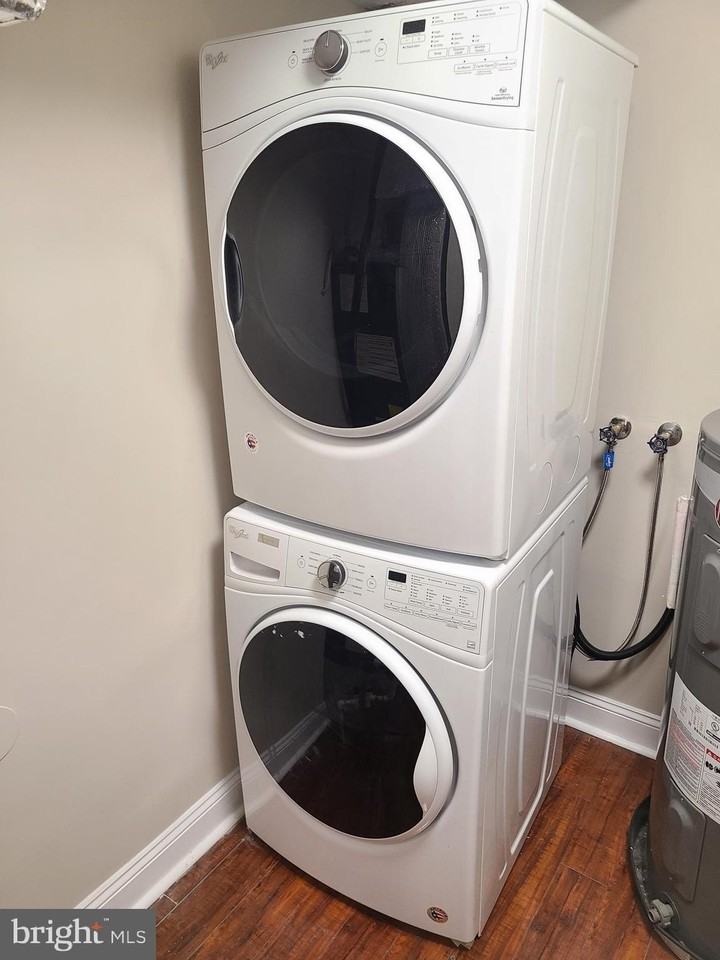 564 Lancaster Pl - Photo 7 of 34