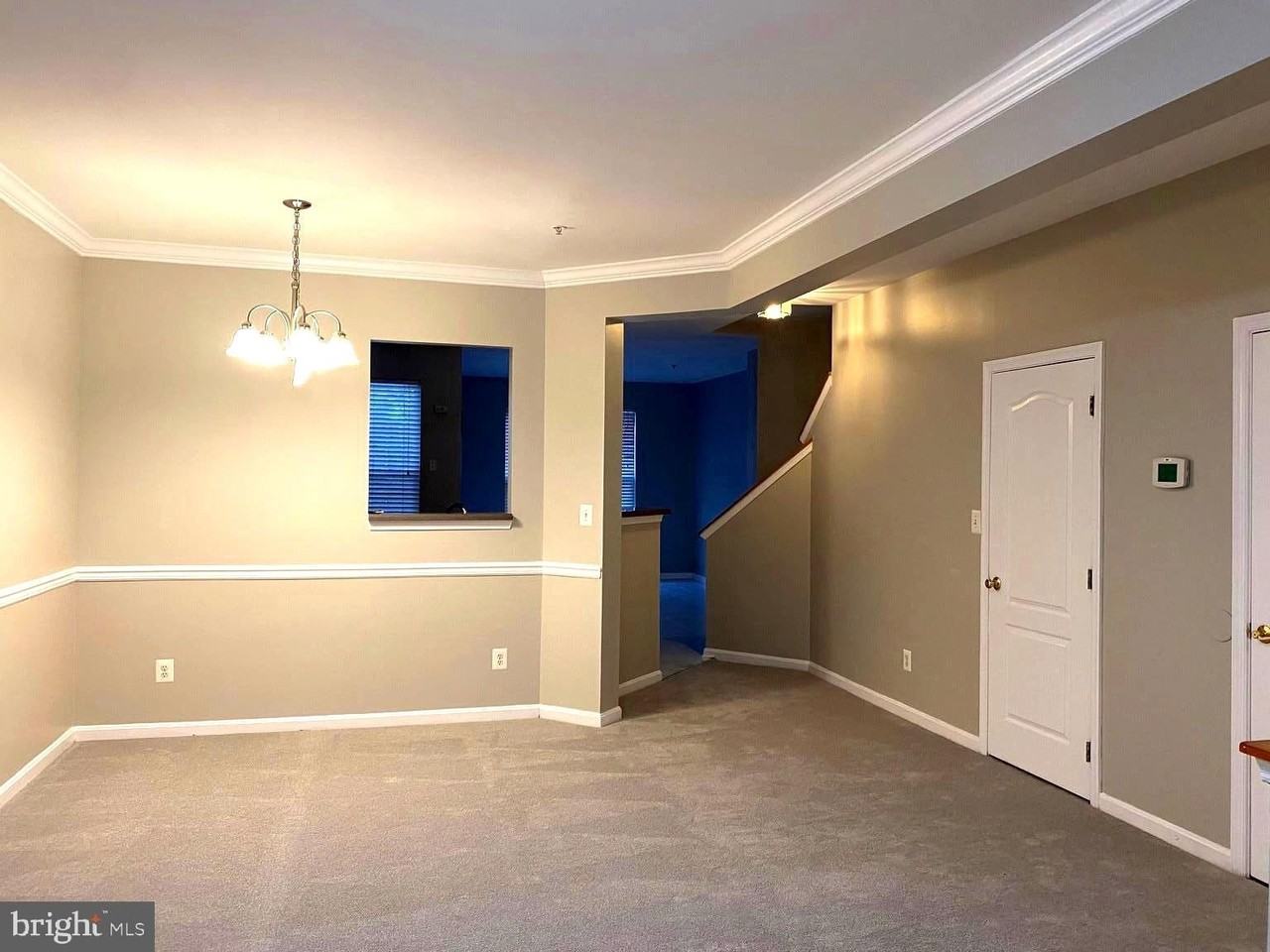 569 Kirkcaldy Way - Photo 6 of 33