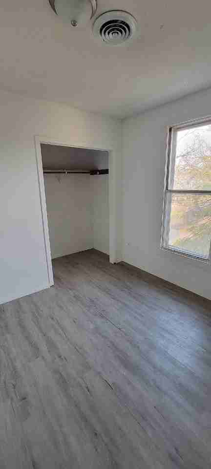 941 W 8th St #1 - Photo 3 of 10