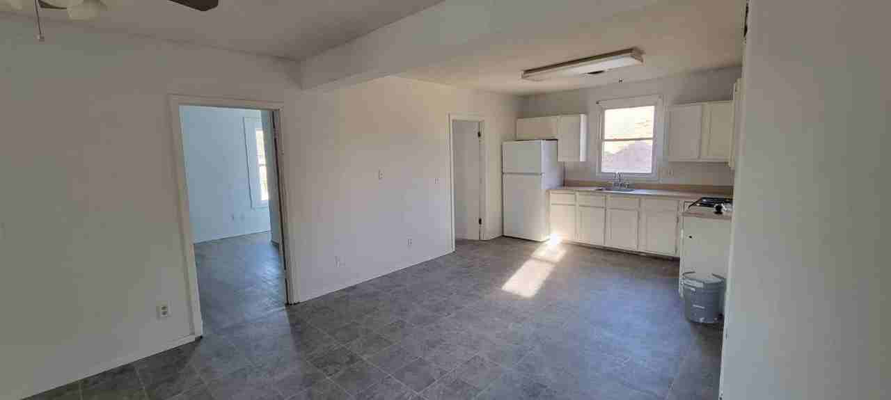 941 W 8th St #1 - Photo 6 of 10