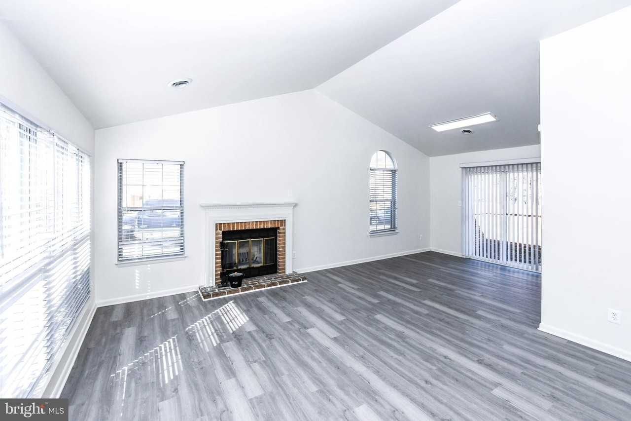 4624 Governor Kent Ct Unit 480 - Photo 5 of 44