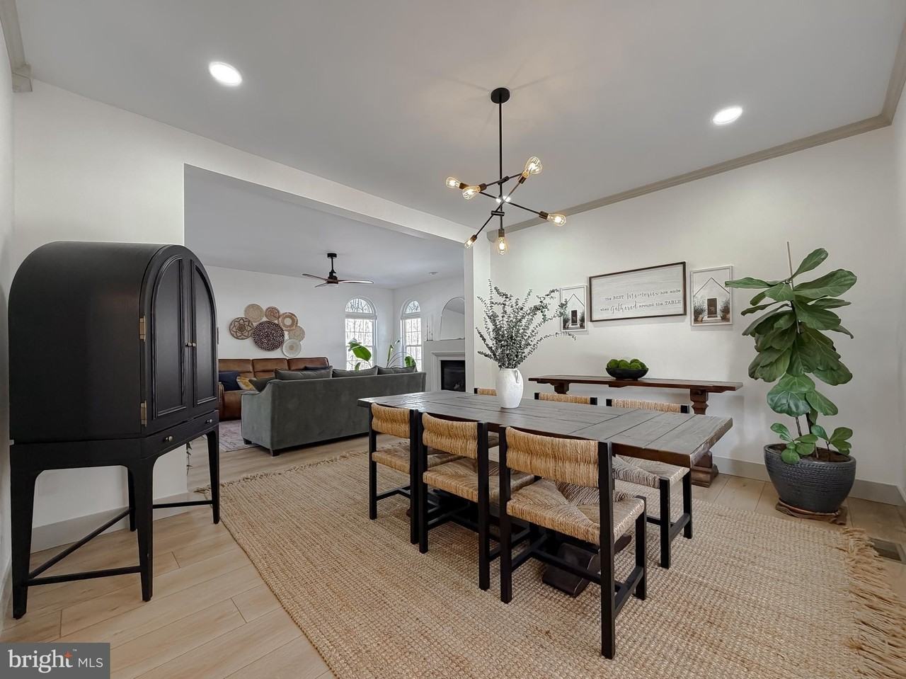 23185 Pembrook Dr - Photo 7 of 50