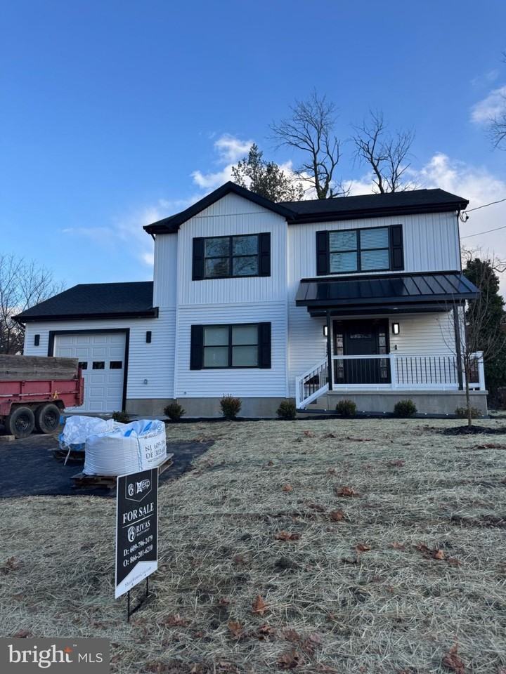 1140 Parkside Ave - Photo 2 of 27