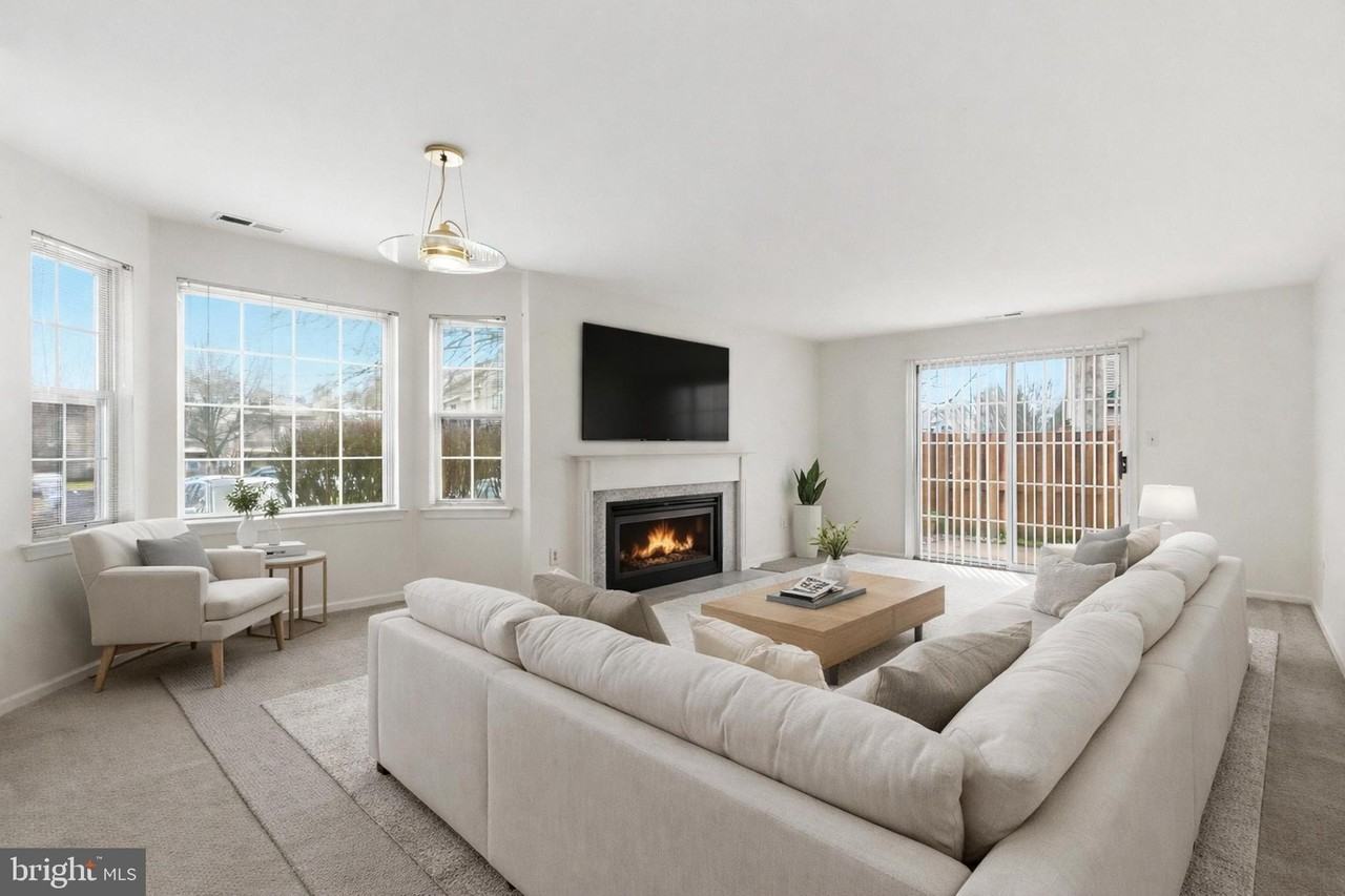 3403 Waltham Ct - Photo 5 of 28