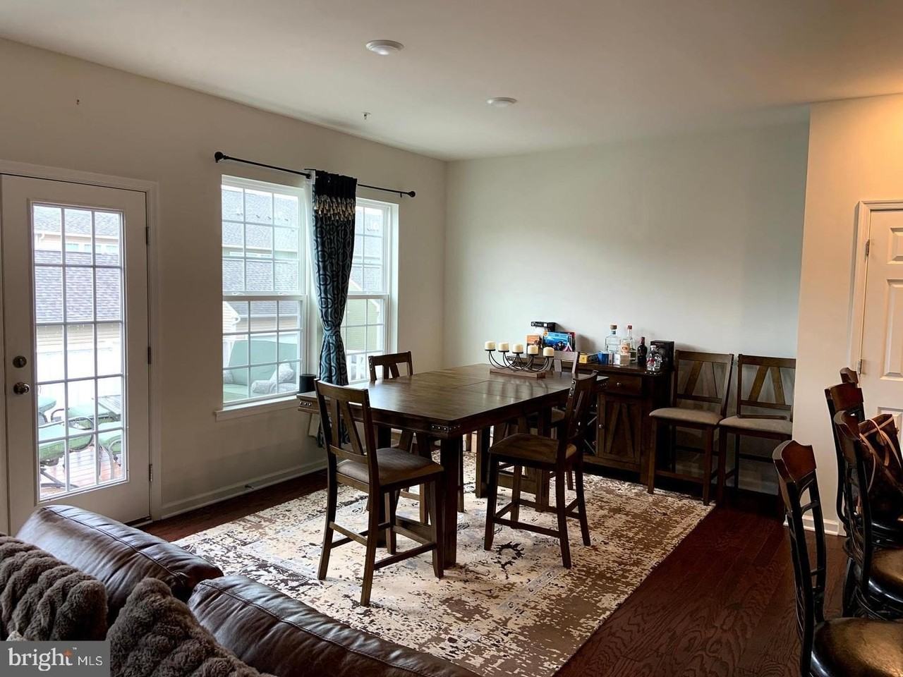 311 Stafford Ct - Photo 5 of 26