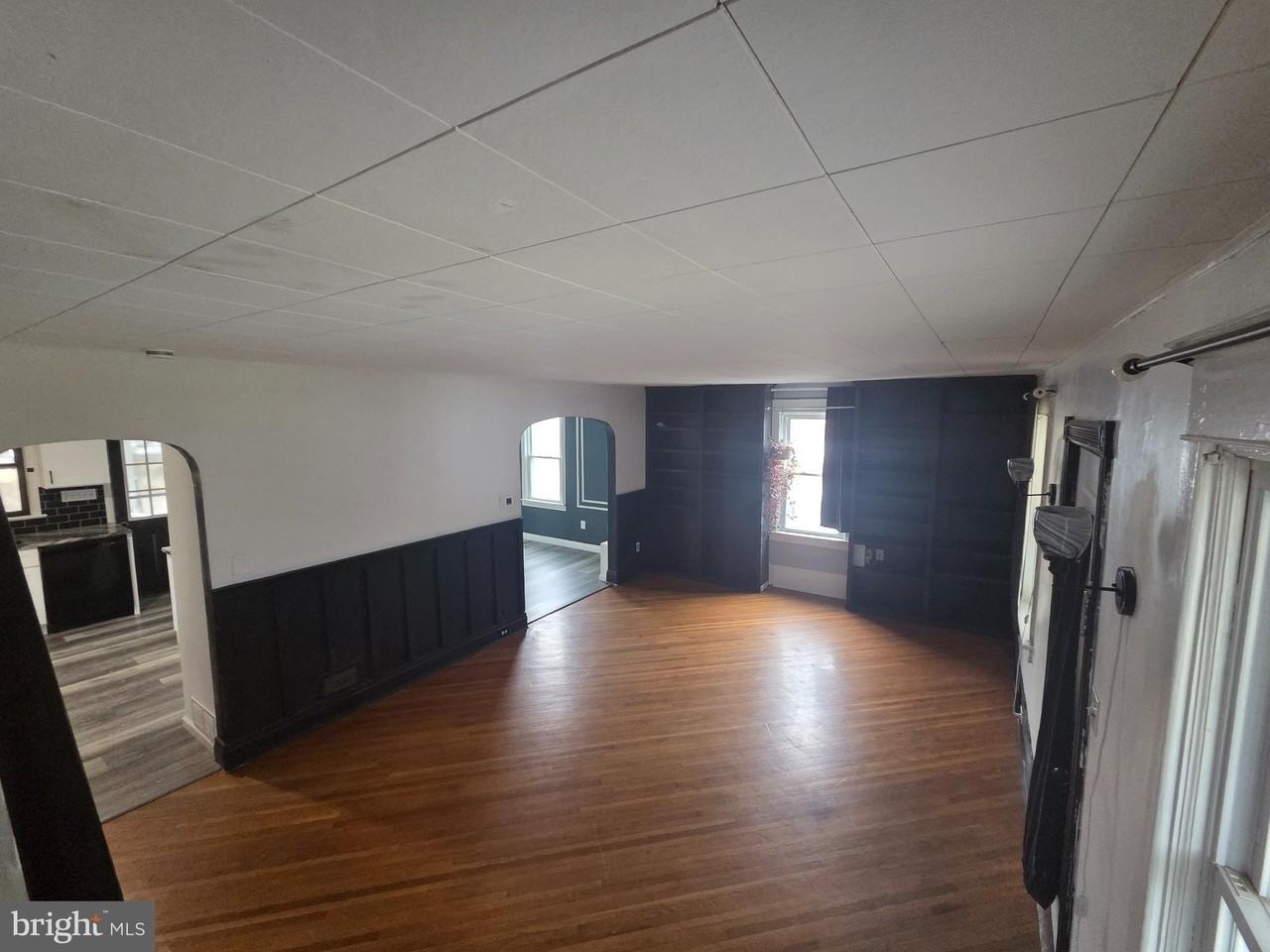 4227 Cambridge St - Photo 4 of 10