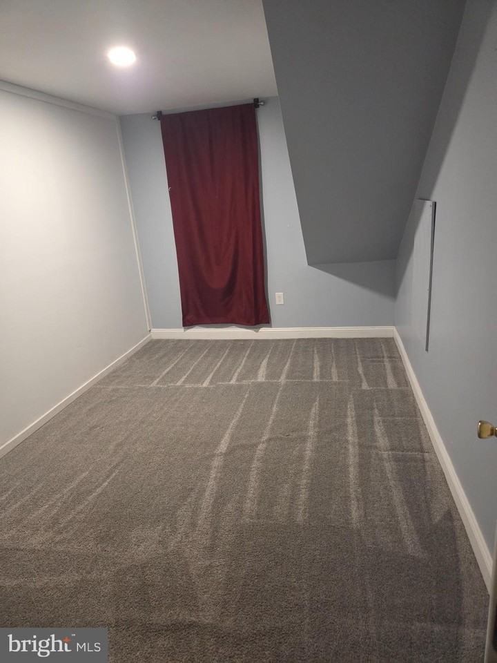 4227 Cambridge St - Photo 5 of 10