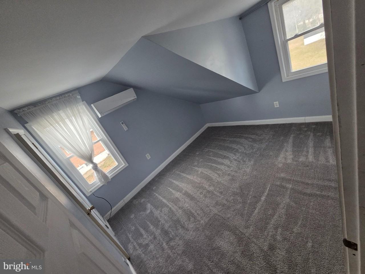 4227 Cambridge St - Photo 6 of 10