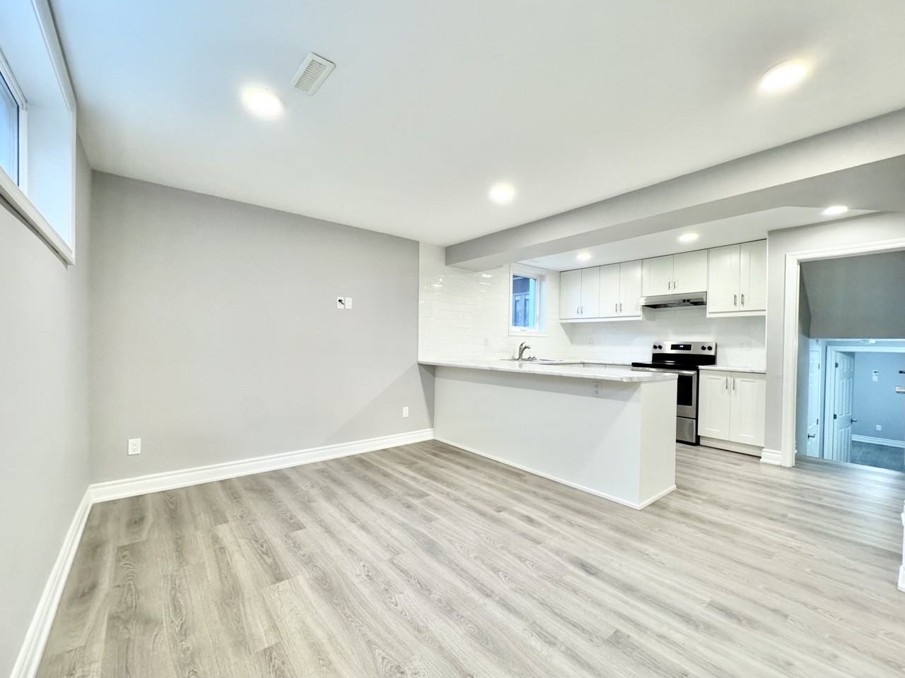 5 Regent Dr Lowr - Photo 5 of 14