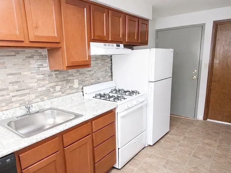 265 NORTH DITHRIDGE STREETAPT 5 #5 - Photo 2 of 11