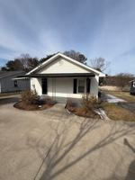 featured image of 113 Christopher St #1