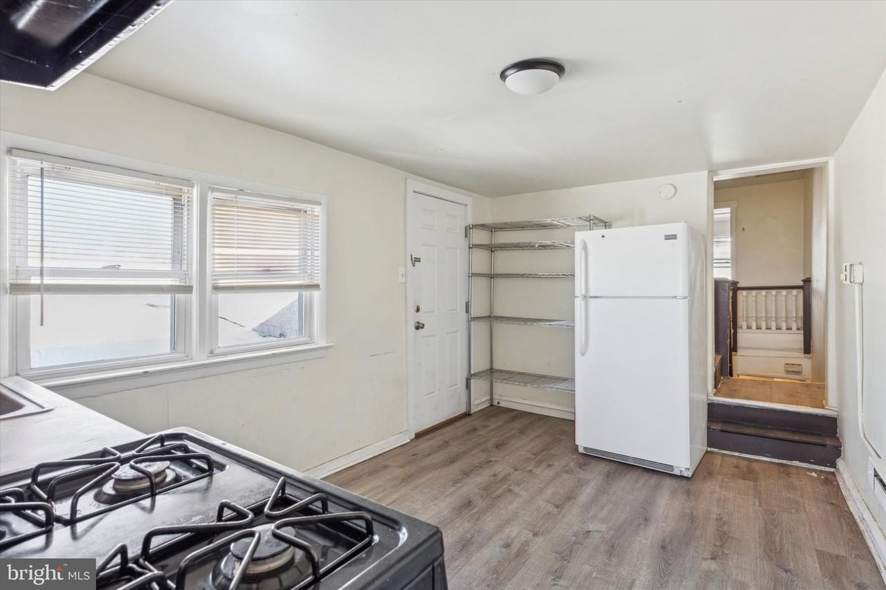 326 E Airy St Apt 3 - Photo 2 of 10