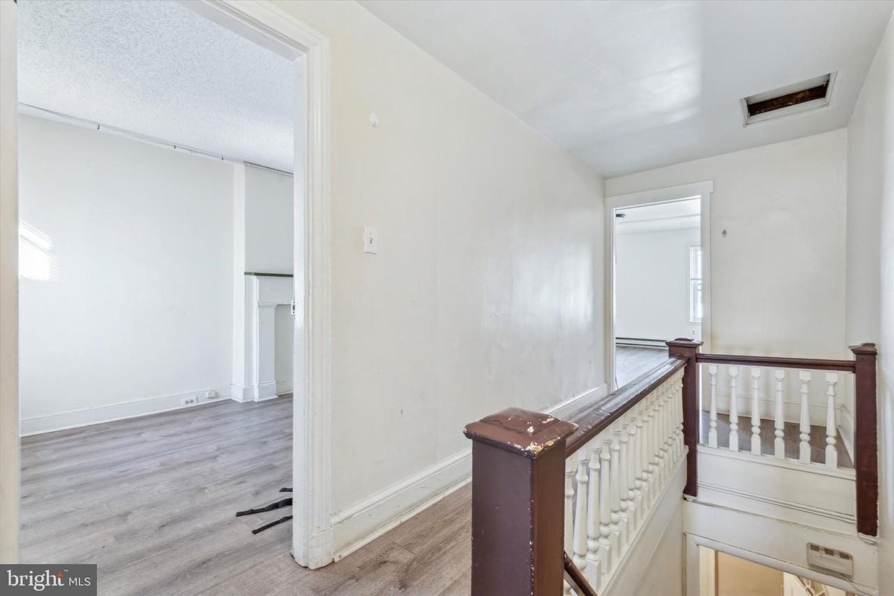 326 E Airy St Apt 3 - Photo 3 of 10