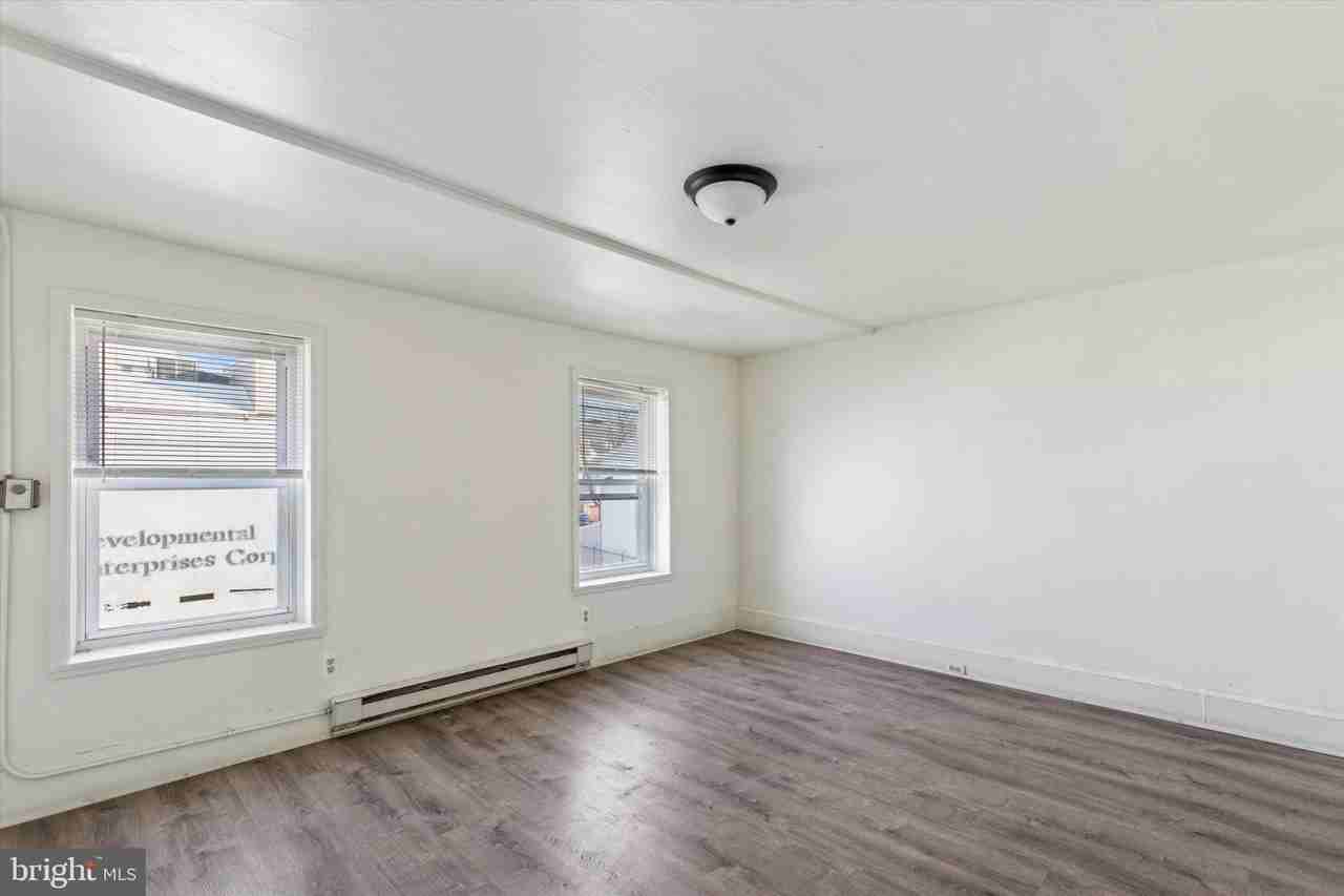 326 E Airy St Apt 3 - Photo 4 of 10