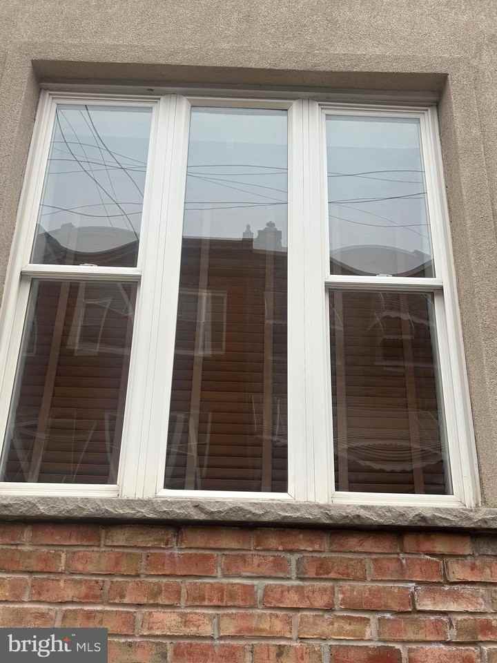 2417 S Rosewood St - Photo 3 of 37